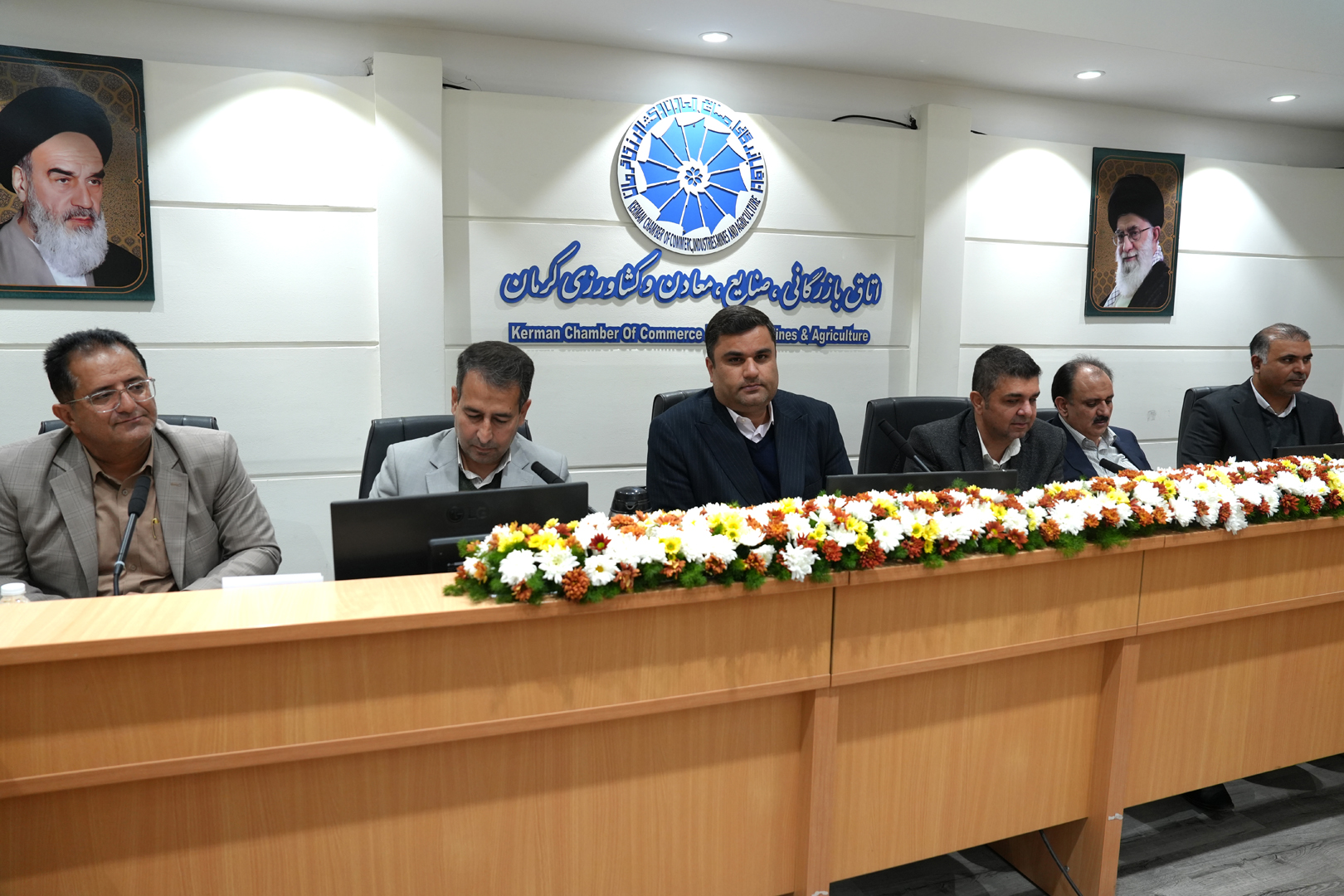 اقتصاد کشور دیگر تحمل آزمون و خطا ندارد