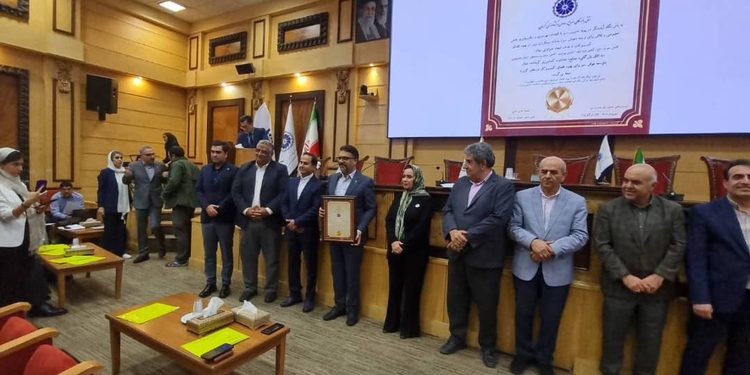 اتاق کرمان موفق به دریافت گواهینامه “هوش سبز” در بهبود فضای کسب و کار شد